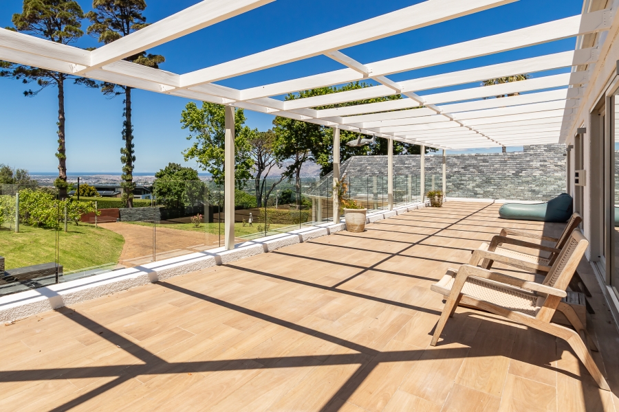 4 Bedroom Property for Sale in Bishopscourt Western Cape